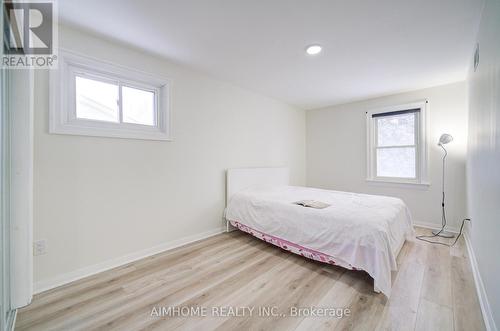 222 Richmond Street, Richmond Hill, ON - Indoor Photo Showing Bedroom