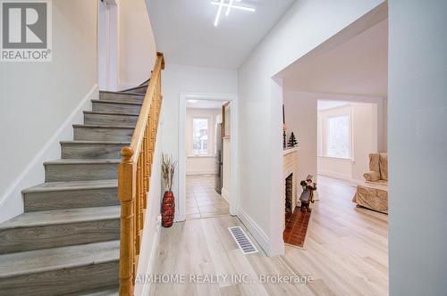 222 Richmond Street, Richmond Hill, ON - Indoor Photo Showing Other Room