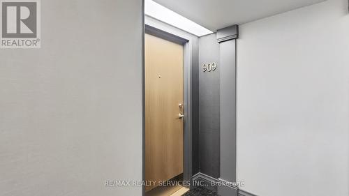 909 - 330 Mill Street S, Brampton, ON - Indoor Photo Showing Other Room