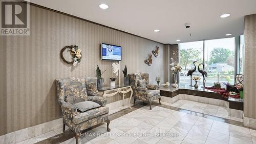 909 - 330 Mill Street S, Brampton, ON - Indoor