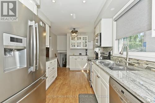 Kitchen - 1535 Thetford Court, Mississauga, ON - Indoor Photo Showing Kitchen With Double Sink With Upgraded Kitchen