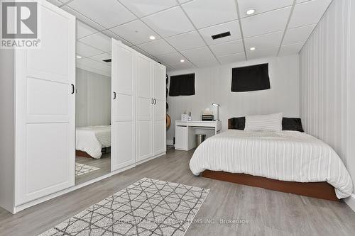Lower level bedroom - 1535 Thetford Court, Mississauga, ON - Indoor Photo Showing Bedroom