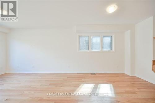 377 Provident Way, Hamilton, ON - Indoor Photo Showing Other Room