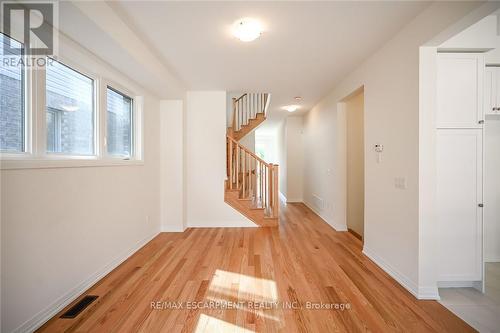 377 Provident Way, Hamilton, ON - Indoor Photo Showing Other Room
