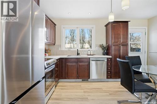 67 Hatton Crescent, Regina, SK - Indoor Photo Showing Kitchen