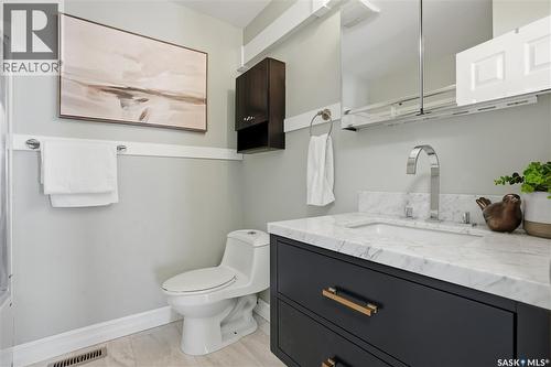 67 Hatton Crescent, Regina, SK - Indoor Photo Showing Bathroom