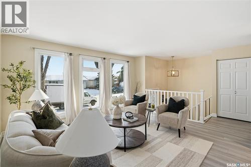 67 Hatton Crescent, Regina, SK - Indoor Photo Showing Living Room