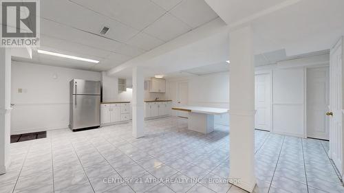 302 Ojibway Trail, Mississauga, ON - Indoor Photo Showing Other Room