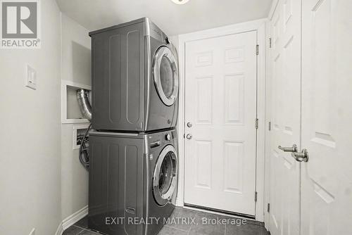 370 Willow Aster Circle, Ottawa, ON - Indoor Photo Showing Laundry Room