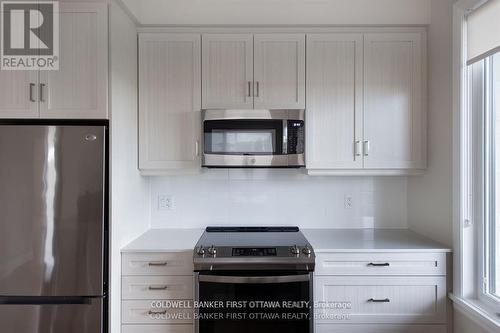 105 - 130 Boundstone Way, Ottawa, ON - Indoor Photo Showing Kitchen