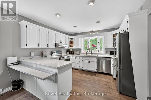 6 Bayside Road, Tiny, ON - Indoor Photo Showing Kitchen