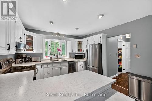 6 Bayside Road, Tiny, ON - Indoor Photo Showing Kitchen