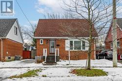 11 DORINE CRESCENT  Toronto, ON M1L 1Y8