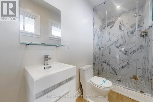 105 Betty Ann Drive, Toronto, ON - Indoor Photo Showing Bathroom
