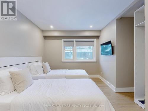 105 Betty Ann Drive, Toronto, ON - Indoor Photo Showing Bedroom