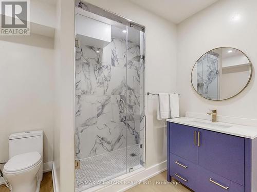 105 Betty Ann Drive, Toronto, ON - Indoor Photo Showing Bathroom