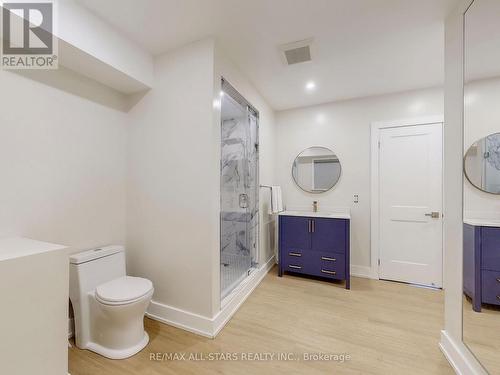 105 Betty Ann Drive, Toronto, ON - Indoor Photo Showing Bathroom