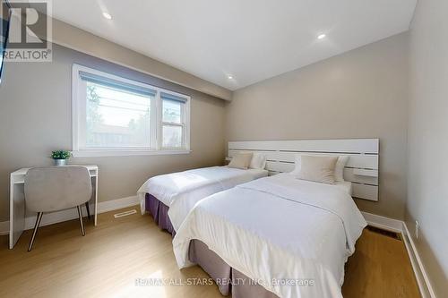 105 Betty Ann Drive, Toronto, ON - Indoor Photo Showing Bedroom