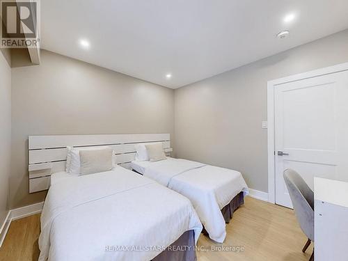 105 Betty Ann Drive, Toronto, ON - Indoor Photo Showing Bedroom