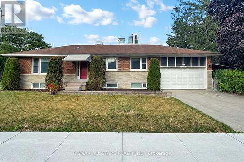 105 Betty Ann Drive, Toronto, ON - Outdoor