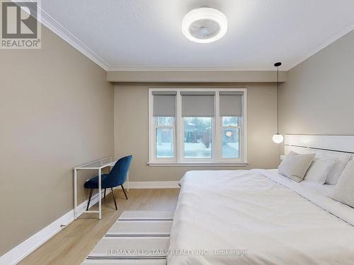 105 Betty Ann Drive, Toronto, ON - Indoor Photo Showing Bedroom