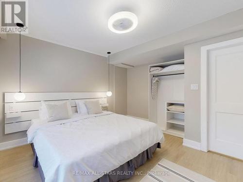 105 Betty Ann Drive, Toronto, ON - Indoor Photo Showing Bedroom