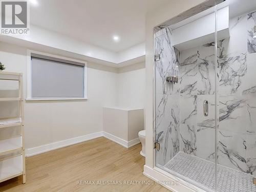 105 Betty Ann Drive, Toronto, ON - Indoor Photo Showing Bathroom