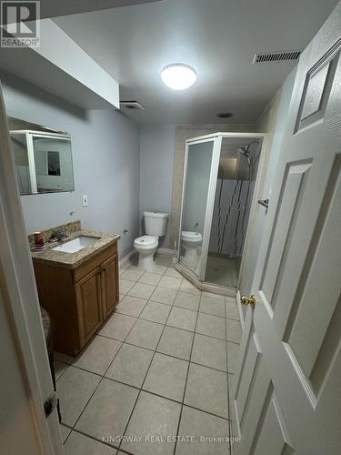 3910 Baggins Court, Mississauga, ON - Indoor Photo Showing Bathroom