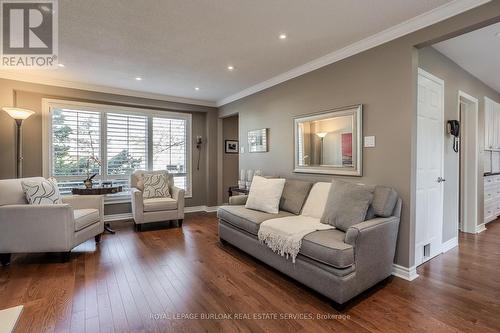 1858 Heather Hills Drive, Burlington, ON - Indoor Photo Showing Living Room