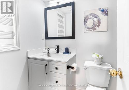 230 - 101 Bristol Road E, Mississauga, ON - Indoor Photo Showing Bathroom