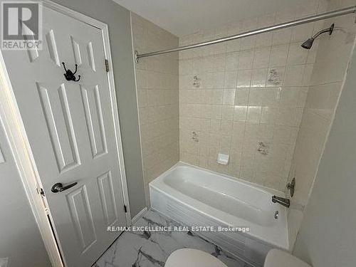 60 Denlow Street, Kitchener, ON - Indoor Photo Showing Bathroom