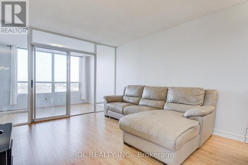 1106 - 1 Reidmount Avenue, Toronto, ON - Indoor Photo Showing Living Room
