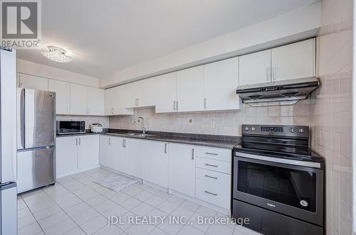 1106 - 1 Reidmount Avenue, Toronto, ON - Indoor Photo Showing Kitchen