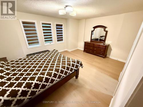 920 Mandolin Place, Mississauga, ON - Indoor Photo Showing Bedroom