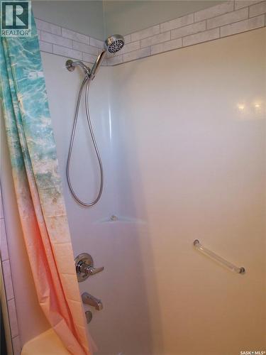113 Railway Avenue, Richmound, SK - Indoor Photo Showing Bathroom