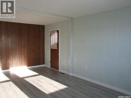 113 Railway Avenue, Richmound, SK - Indoor