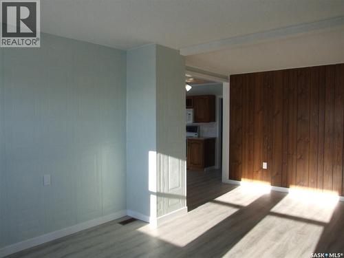 113 Railway Avenue, Richmound, SK - Indoor