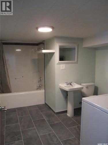 113 Railway Avenue, Richmound, SK - Indoor Photo Showing Bathroom