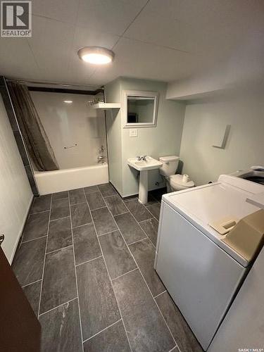 113 Railway Avenue, Richmound, SK - Indoor