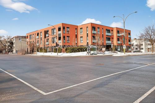 213-3311 Boul. St-Joseph E.  Montréal (Rosemont/La Petite-Patrie), QC H1X 1W3