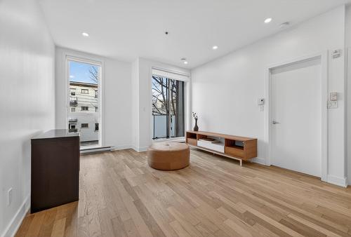 Living room - 213-3311 Boul. St-Joseph E., Montréal (Rosemont/La Petite-Patrie), QC - Indoor