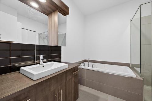 Bathroom - 213-3311 Boul. St-Joseph E., Montréal (Rosemont/La Petite-Patrie), QC - Indoor Photo Showing Bathroom