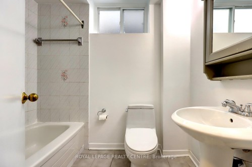 1416 Monaghan Circle, Mississauga, ON - Indoor Photo Showing Bathroom