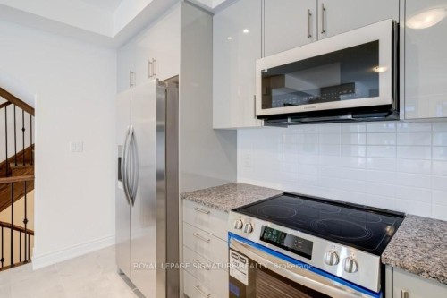 1309 Anthonia Trail, Oakville, ON - Indoor Photo Showing Kitchen With Upgraded Kitchen