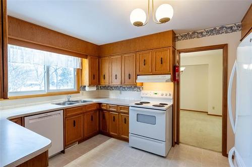 41 Coleridge Park Dr, Winnipeg, MB 