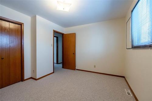 41 Coleridge Park Dr, Winnipeg, MB 