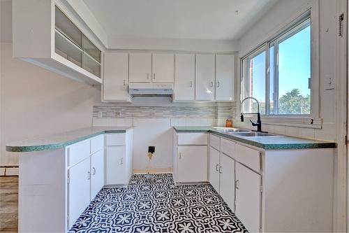 Cuisine - 6712 Rue Hamilton, Montréal (Le Sud-Ouest), QC - Indoor Photo Showing Kitchen With Double Sink
