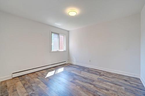 Chambre à coucher - 6712 Rue Hamilton, Montréal (Le Sud-Ouest), QC - Indoor Photo Showing Other Room