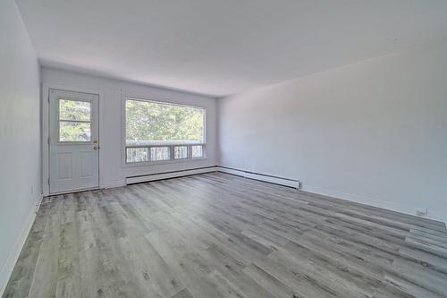 Salon - 6712 Rue Hamilton, Montréal (Le Sud-Ouest), QC - Indoor Photo Showing Other Room