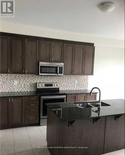 320 Shady Glen Crescent, Kitchener, ON - Indoor Photo Showing Kitchen With Double Sink With Upgraded Kitchen